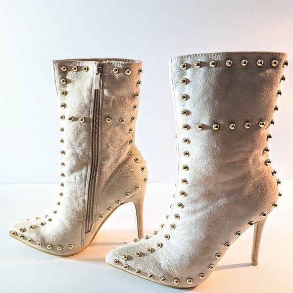 Top Show Cream Color Vegan Suede Pointy Toe Gold Studded Ankle Boots - Picture 1 of 13